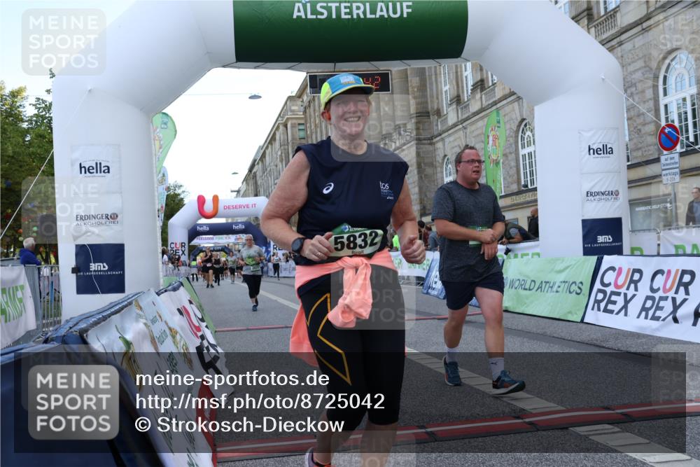 07.09.2025 - BARMER Alsterlauf Strokosch-Dieckow http://msf.ph/oto/8725042 07.09.2025 10:17:40 Ziel 2031, 2222, 2447, 2448, 2555, 2718, 4113, 4115, 5232, 5832, 6292 meine-sportfotos.de