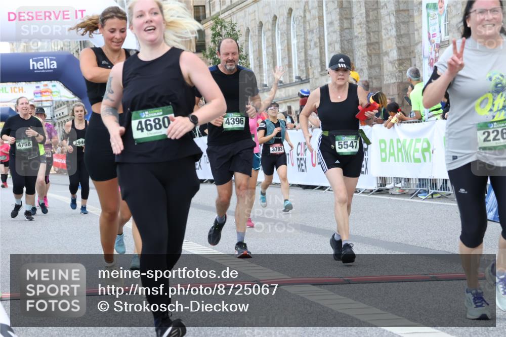 07.09.2025 - BARMER Alsterlauf Strokosch-Dieckow http://msf.ph/oto/8725067 07.09.2025 10:17:51 Ziel 2066, 2268, 2470, 2720, 2858, 2946, 3231, 3304, 3793, 3811, 4109, 4324, 4325, 4396, 4680, 4758, 5547 meine-sportfotos.de