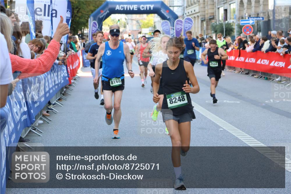 07.09.2025 - BARMER Alsterlauf Strokosch-Dieckow http://msf.ph/oto/8725071 07.09.2025 09:47:19 Ziel 2121, 2656, 3484, 3650, 3974, 4034, 4182, 4212, 4731, 4977, 4978, 5043, 5745, 5966, 6131, 8391, 8454 meine-sportfotos.de