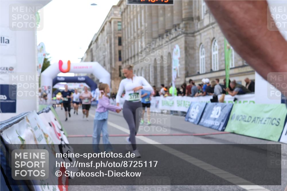 07.09.2025 - BARMER Alsterlauf Strokosch-Dieckow http://msf.ph/oto/8725117 07.09.2025 10:18:17 Ziel 2466, 3731, 4019, 4025, 4130, 4148, 4200, 4270, 4790, 4791, 5032, 5087, 5305, 5632 meine-sportfotos.de