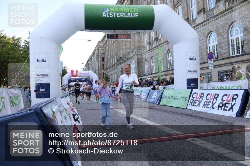 07.09.2025 - BARMER Alsterlauf Strokosch-Dieckow http://msf.ph/oto/8725118 07.09.2025 10:18:18 Ziel 2466, 2901, 3723, 3731, 4019, 4025, 4130, 4148, 4200, 4270, 4790, 4791, 5032, 5087, 5305 meine-sportfotos.de