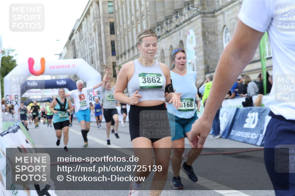 07.09.2025 - BARMER Alsterlauf Strokosch-Dieckow http://msf.ph/oto/8725139 07.09.2025 10:18:27 Ziel 2821, 2901, 3052, 3194, 3723, 3862, 3881, 3993, 4019, 4025, 4200, 4802, 5033, 5168, 5464, 5465, 8119, 8149 meine-sportfotos.de