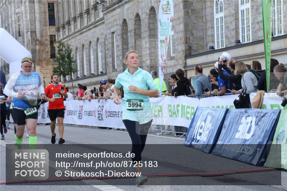 07.09.2025 - BARMER Alsterlauf Strokosch-Dieckow http://msf.ph/oto/8725183 07.09.2025 10:18:46 Ziel 2488, 2571, 3021, 3724, 4009, 4293, 4322, 4818, 5403, 5405, 5994 meine-sportfotos.de