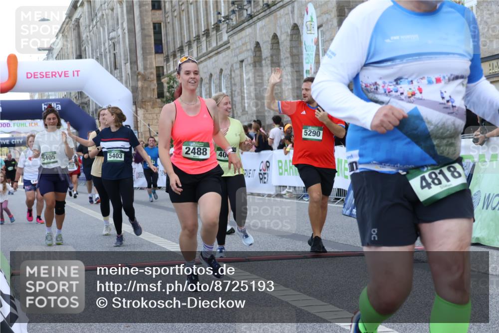 07.09.2025 - BARMER Alsterlauf Strokosch-Dieckow http://msf.ph/oto/8725193 07.09.2025 10:18:50 Ziel 2286, 2488, 2571, 3021, 4009, 4343, 4661, 4818, 5403, 5405, 5994, 8186, 8214 meine-sportfotos.de
