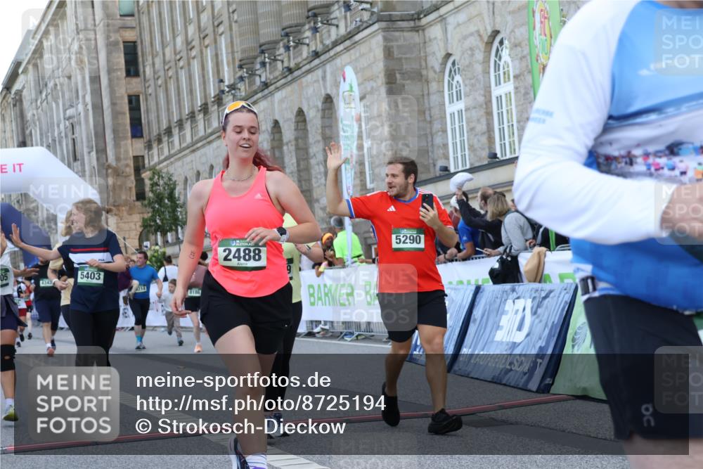 07.09.2025 - BARMER Alsterlauf Strokosch-Dieckow http://msf.ph/oto/8725194 07.09.2025 10:18:50 Ziel 2286, 2488, 2571, 3021, 4009, 4343, 4661, 4818, 5403, 5405, 5994, 8186, 8214 meine-sportfotos.de
