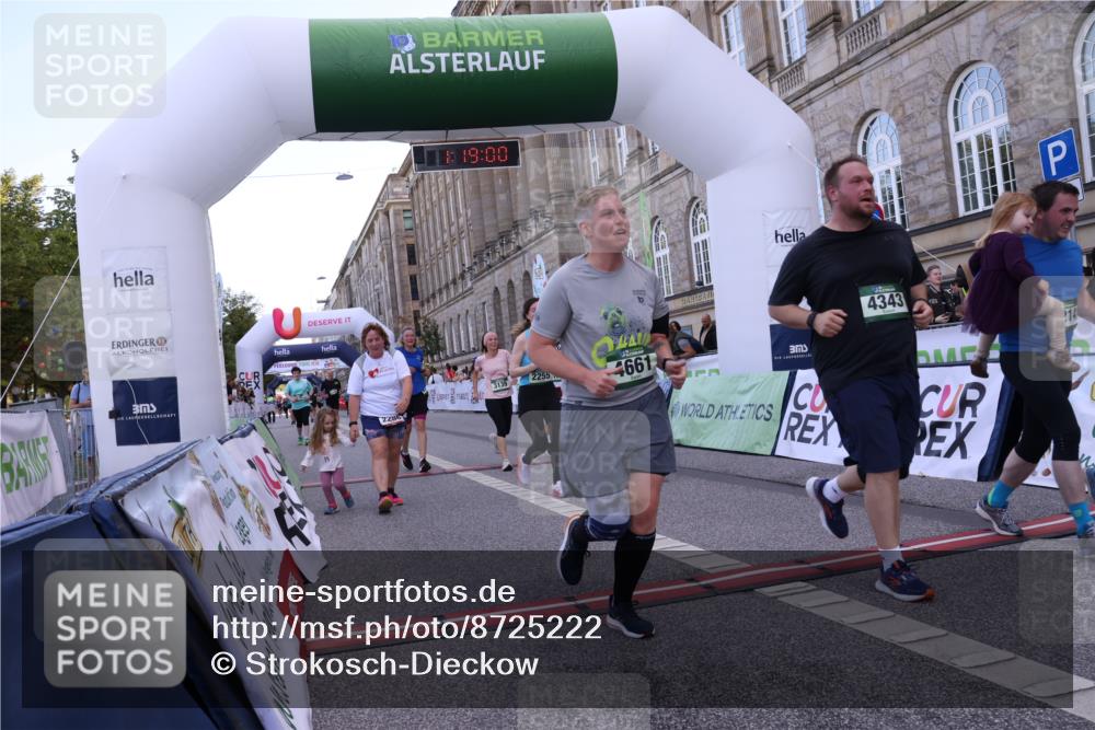07.09.2025 - BARMER Alsterlauf Strokosch-Dieckow http://msf.ph/oto/8725222 07.09.2025 10:18:58 Ziel 2255, 2286, 2575, 2715, 3138, 3139, 3499, 4343, 4661, 4724, 8186, 8214 meine-sportfotos.de