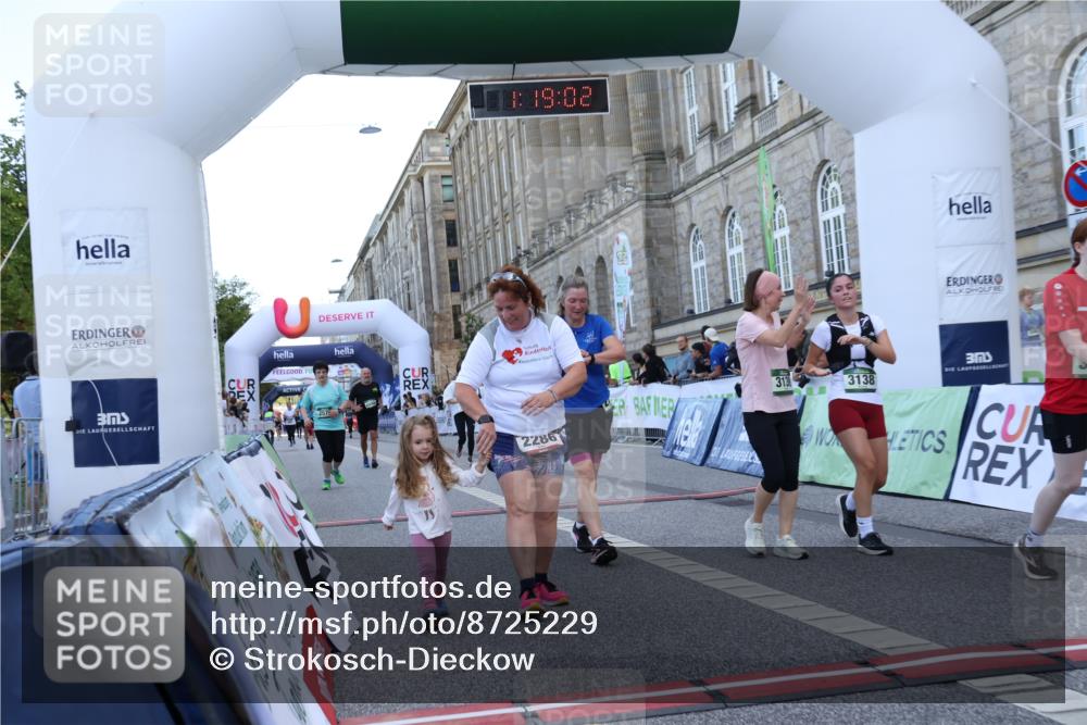 07.09.2025 - BARMER Alsterlauf Strokosch-Dieckow http://msf.ph/oto/8725229 07.09.2025 10:19:00 Ziel 2255, 2286, 2575, 2715, 3138, 3139, 3499, 4343, 4661, 4724, 8214 meine-sportfotos.de
