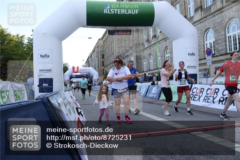 07.09.2025 - BARMER Alsterlauf Strokosch-Dieckow http://msf.ph/oto/8725231 07.09.2025 10:19:01 Ziel 2255, 2286, 2575, 2715, 3138, 3139, 3499, 4343, 4661, 4724, 8214 meine-sportfotos.de