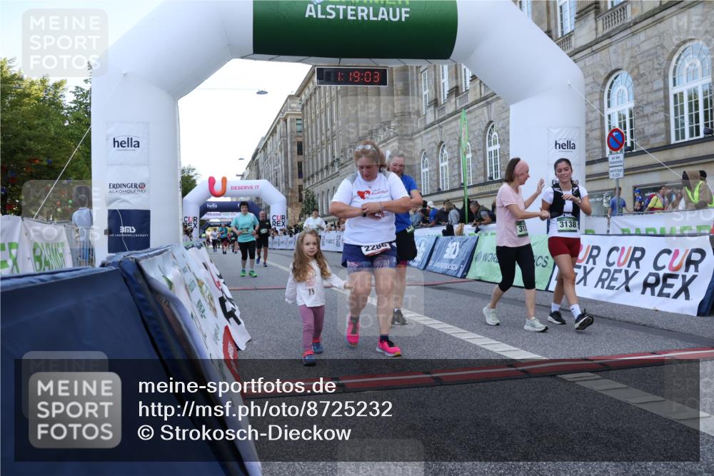 07.09.2025 - BARMER Alsterlauf Strokosch-Dieckow http://msf.ph/oto/8725232 07.09.2025 10:19:01 Ziel 2255, 2286, 2575, 2715, 3138, 3139, 3499, 4343, 4661, 4724, 8214 meine-sportfotos.de