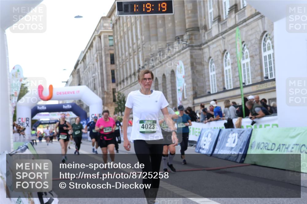 07.09.2025 - BARMER Alsterlauf Strokosch-Dieckow http://msf.ph/oto/8725258 07.09.2025 10:19:18 Ziel 2267, 2554, 2625, 3084, 3092, 4023, 4071, 4780, 8021, 8063 meine-sportfotos.de