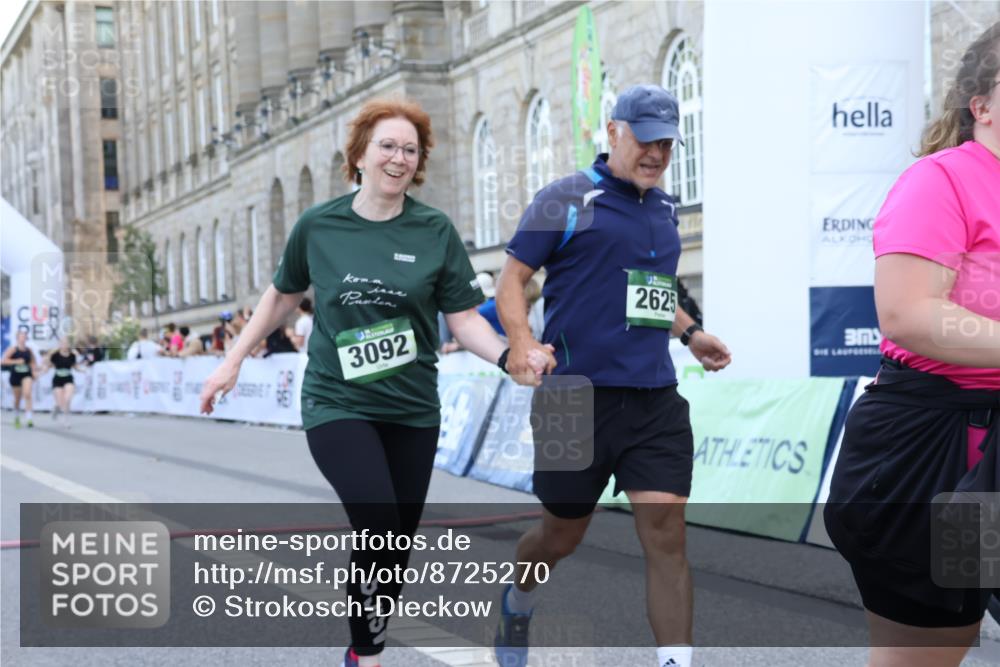 07.09.2025 - BARMER Alsterlauf Strokosch-Dieckow http://msf.ph/oto/8725270 07.09.2025 10:19:22 Ziel 2063, 2267, 2554, 2625, 3084, 3092, 4071, 4477, 8063 meine-sportfotos.de