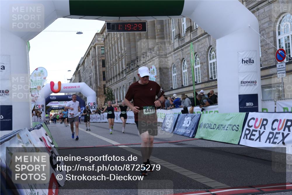 07.09.2025 - BARMER Alsterlauf Strokosch-Dieckow http://msf.ph/oto/8725279 07.09.2025 10:19:27 Ziel 2063, 3143, 3848, 3849, 4477 meine-sportfotos.de