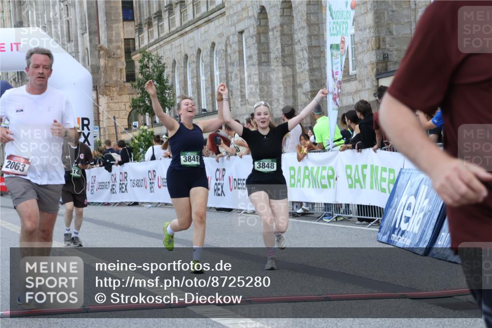 07.09.2025 - BARMER Alsterlauf Strokosch-Dieckow http://msf.ph/oto/8725280 07.09.2025 10:19:28 Ziel 2063, 3143, 3848, 3849, 4477 meine-sportfotos.de