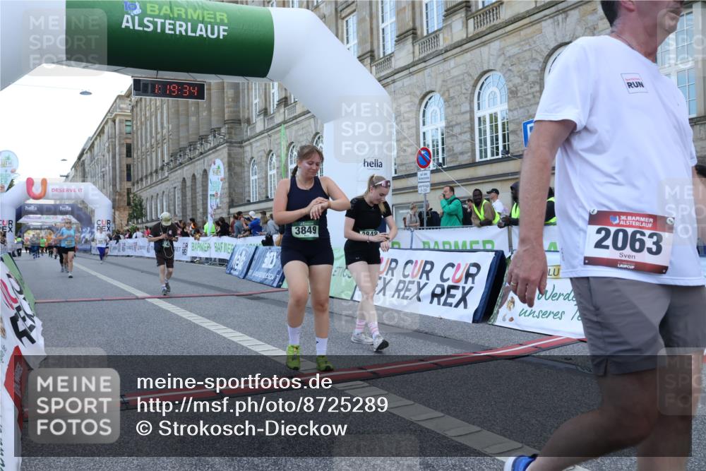 07.09.2025 - BARMER Alsterlauf Strokosch-Dieckow http://msf.ph/oto/8725289 07.09.2025 10:19:32 Ziel 2063, 2219, 3143, 3848, 3849, 4869, 6055 meine-sportfotos.de