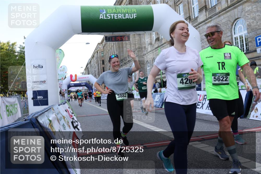 07.09.2025 - BARMER Alsterlauf Strokosch-Dieckow http://msf.ph/oto/8725325 07.09.2025 10:19:51 Ziel 2024, 2189, 2725, 3291, 3581, 3882, 4060, 4207, 4390, 4410, 4438, 4459, 5325, 5622, 5712, 6003 meine-sportfotos.de