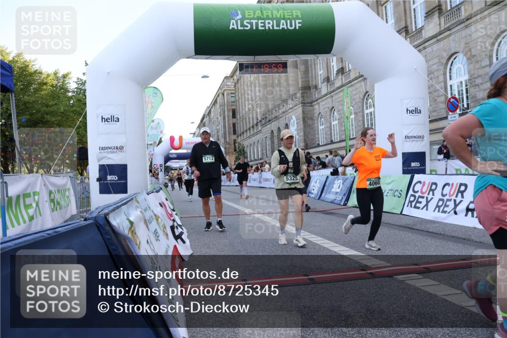 07.09.2025 - BARMER Alsterlauf Strokosch-Dieckow http://msf.ph/oto/8725345 07.09.2025 10:19:57 Ziel 2024, 3399, 3400, 3581, 4060, 4390, 5325, 5712, 6003 meine-sportfotos.de