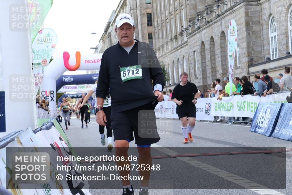 07.09.2025 - BARMER Alsterlauf Strokosch-Dieckow http://msf.ph/oto/8725348 07.09.2025 10:19:58 Ziel 2024, 3399, 3400, 3581, 4060, 4390, 4509, 4510, 5325, 5712, 6003 meine-sportfotos.de