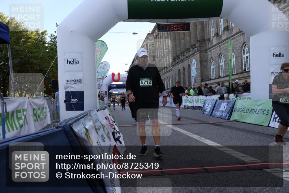 07.09.2025 - BARMER Alsterlauf Strokosch-Dieckow http://msf.ph/oto/8725349 07.09.2025 10:19:59 Ziel 2024, 3399, 3400, 3581, 4060, 4390, 4509, 4510, 5325, 5712, 6003 meine-sportfotos.de