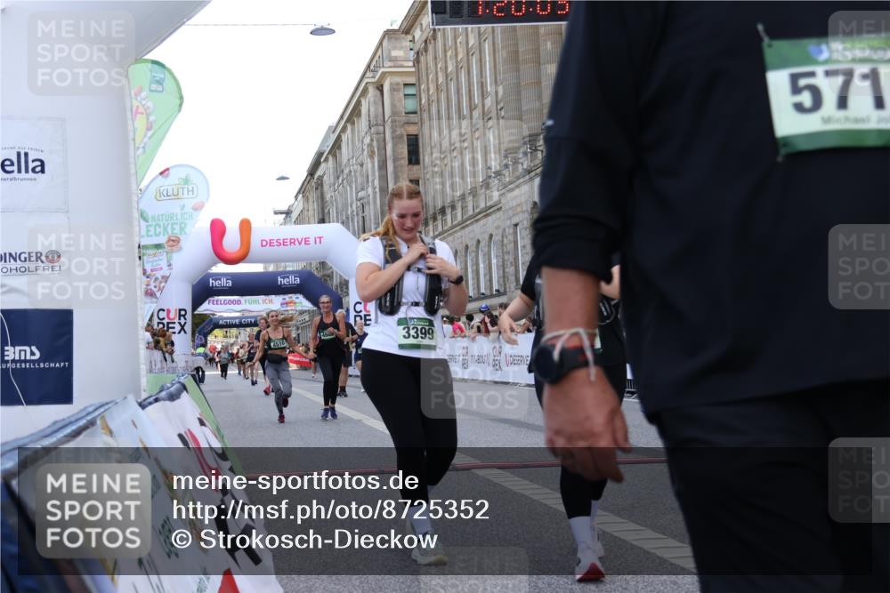07.09.2025 - BARMER Alsterlauf Strokosch-Dieckow http://msf.ph/oto/8725352 07.09.2025 10:20:01 Ziel 2024, 3399, 3400, 4060, 4509, 4510, 4975, 5325, 5712 meine-sportfotos.de