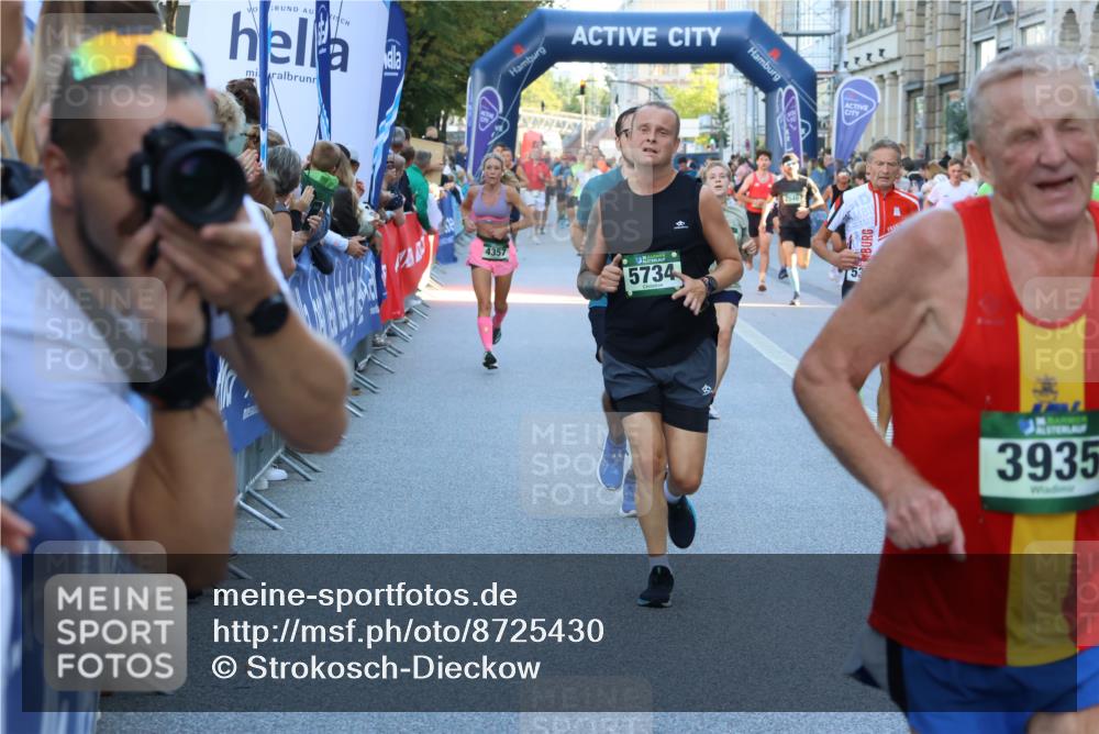 07.09.2025 - BARMER Alsterlauf Strokosch-Dieckow http://msf.ph/oto/8725430 07.09.2025 09:46:13 Ziel 2357, 2381, 2487, 2676, 2953, 3276, 3412, 3916, 4131, 4354, 4389, 4480, 4527, 4651, 4732, 4866, 4927, 4985, 5123, 5340, 5584, 5724, 6011, 6073, 6286, 8011, 8316, 8431, 8470 meine-sportfotos.de