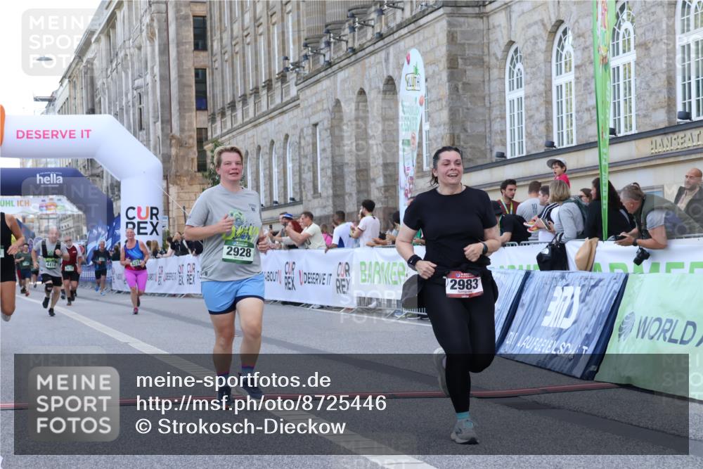 07.09.2025 - BARMER Alsterlauf Strokosch-Dieckow http://msf.ph/oto/8725446 07.09.2025 10:21:00 Ziel 2928, 2983, 4414, 4774, 4901 meine-sportfotos.de