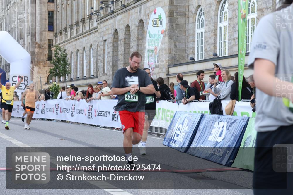 07.09.2025 - BARMER Alsterlauf Strokosch-Dieckow http://msf.ph/oto/8725474 07.09.2025 10:21:18 Ziel 2685, 2686, 2977, 3297, 3383, 3786, 3787, 3969, 4142, 4151, 4152, 4331, 4971 meine-sportfotos.de