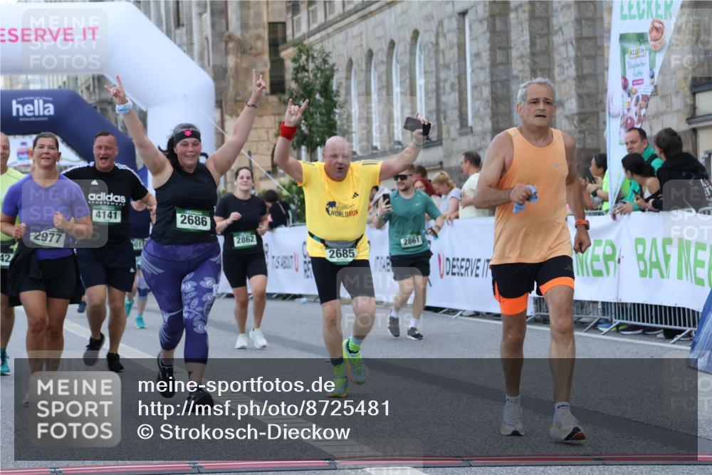 07.09.2025 - BARMER Alsterlauf Strokosch-Dieckow http://msf.ph/oto/8725481 07.09.2025 10:21:22 Ziel 2685, 2686, 2861, 2862, 2977, 3383, 4011, 4141, 4142, 4331 meine-sportfotos.de