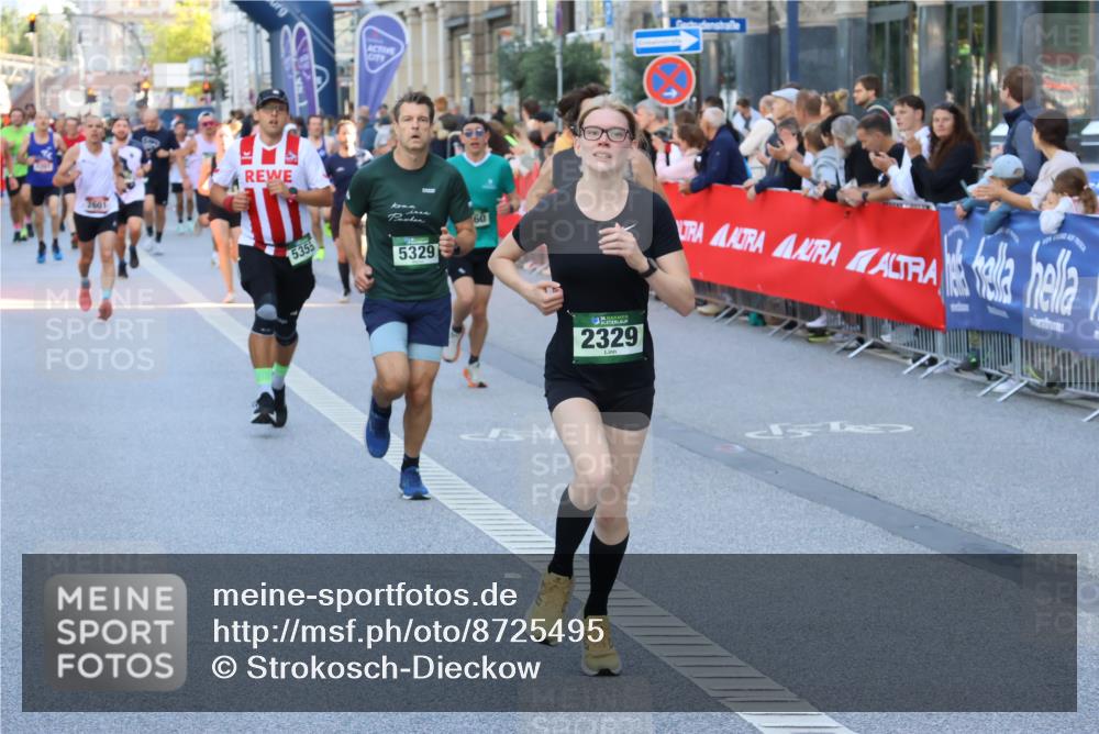 07.09.2025 - BARMER Alsterlauf Strokosch-Dieckow http://msf.ph/oto/8725495 07.09.2025 09:46:00 Ziel 2178, 2357, 2404, 2546, 2676, 2721, 2792, 2953, 3146, 3788, 4131, 4134, 4274, 4281, 4357, 4358, 4484, 4865, 4927, 5123, 5141, 5150, 5387, 5451, 5584, 5724, 5729, 5963, 6011, 6072, 6166, 6286, 8011, 8191, 8411, 8470 meine-sportfotos.de
