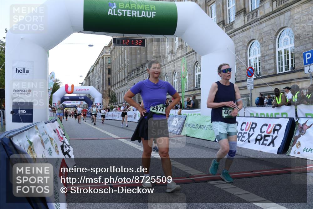 07.09.2025 - BARMER Alsterlauf Strokosch-Dieckow http://msf.ph/oto/8725509 07.09.2025 10:21:30 Ziel 2861, 2862, 2977, 3777, 4003, 4011, 4141, 4142, 4206, 4564, 4919, 5019 meine-sportfotos.de