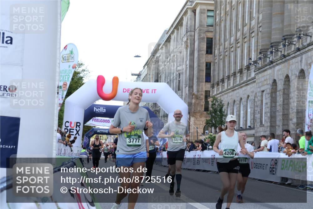 07.09.2025 - BARMER Alsterlauf Strokosch-Dieckow http://msf.ph/oto/8725516 07.09.2025 10:21:34 Ziel 3777, 4003, 4011, 4206, 4564, 4919, 5019, 5594, 5846, 5848 meine-sportfotos.de