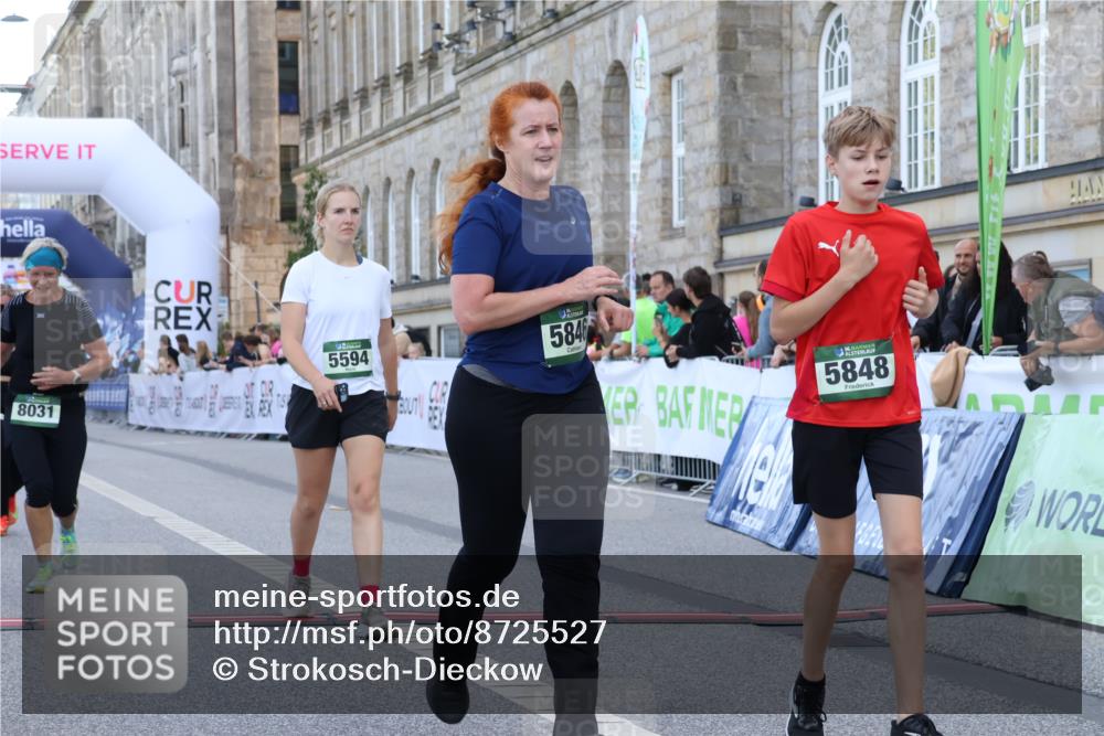 07.09.2025 - BARMER Alsterlauf Strokosch-Dieckow http://msf.ph/oto/8725527 07.09.2025 10:21:40 Ziel 4206, 4316, 4656, 4919, 5019, 5594, 5846, 5848, 8031 meine-sportfotos.de