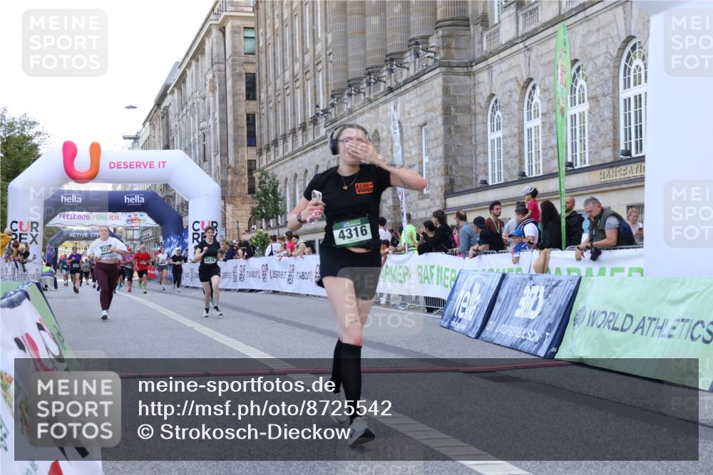07.09.2025 - BARMER Alsterlauf Strokosch-Dieckow http://msf.ph/oto/8725542 07.09.2025 10:21:48 Ziel 2241, 4316, 4656, 5224, 5916 meine-sportfotos.de