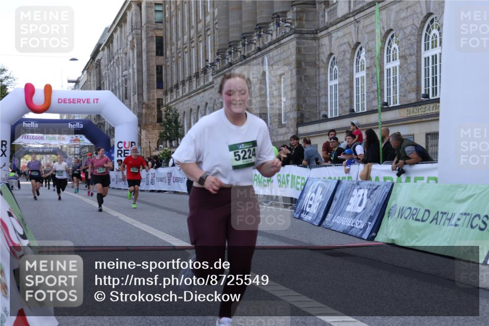 07.09.2025 - BARMER Alsterlauf Strokosch-Dieckow http://msf.ph/oto/8725549 07.09.2025 10:21:53 Ziel 2241, 3354, 3355, 5224, 5623, 5625, 5916 meine-sportfotos.de