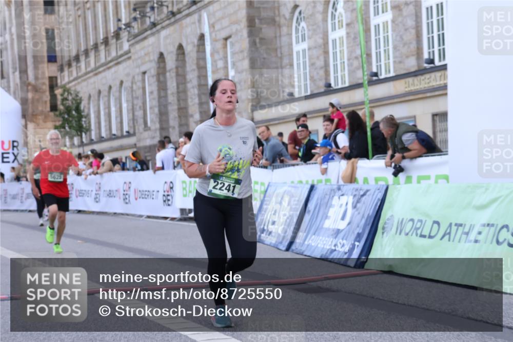 07.09.2025 - BARMER Alsterlauf Strokosch-Dieckow http://msf.ph/oto/8725550 07.09.2025 10:21:54 Ziel 2241, 3354, 3355, 5224, 5623, 5625, 5916 meine-sportfotos.de