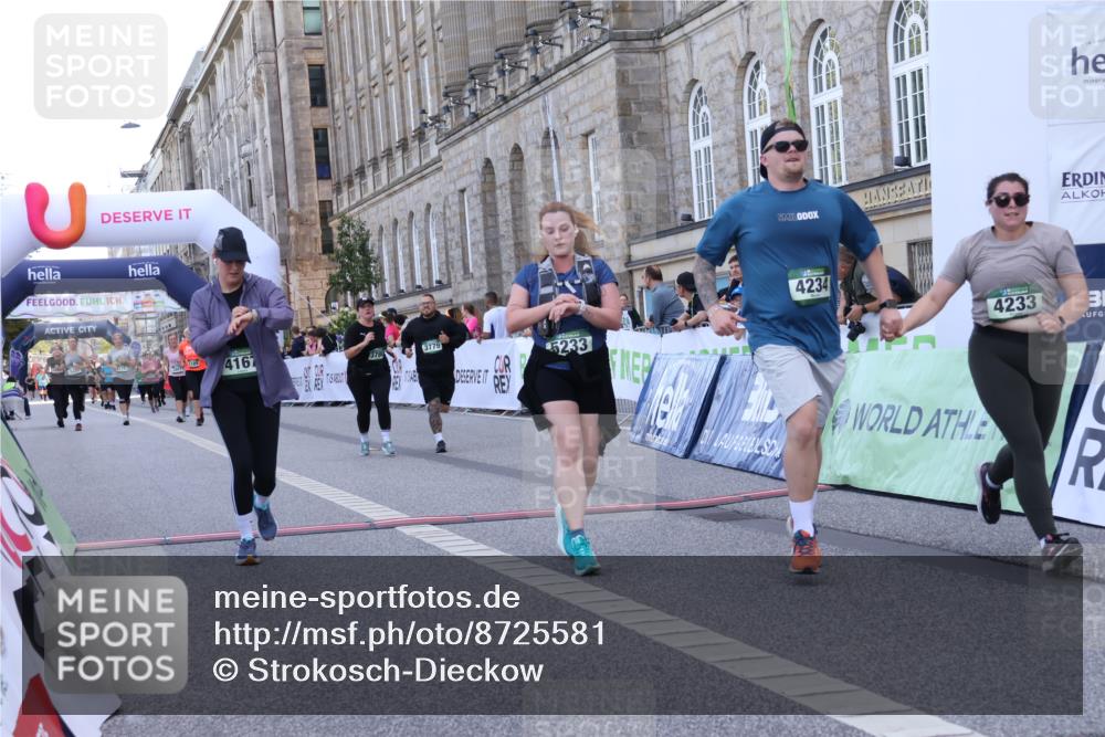 07.09.2025 - BARMER Alsterlauf Strokosch-Dieckow http://msf.ph/oto/8725581 07.09.2025 10:22:06 Ziel 2090, 3183, 3779, 3780, 3965, 3994, 4167, 4233, 4234, 5233 meine-sportfotos.de