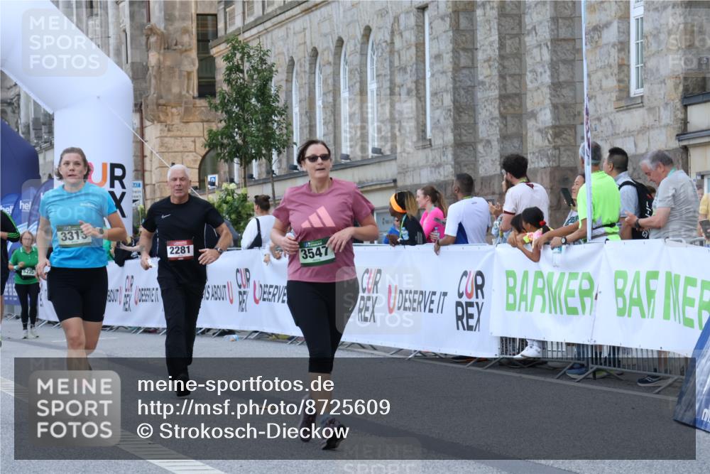 07.09.2025 - BARMER Alsterlauf Strokosch-Dieckow http://msf.ph/oto/8725609 07.09.2025 10:22:21 Ziel 2115, 2281, 3312, 3313, 3547, 3887, 4029, 5959 meine-sportfotos.de