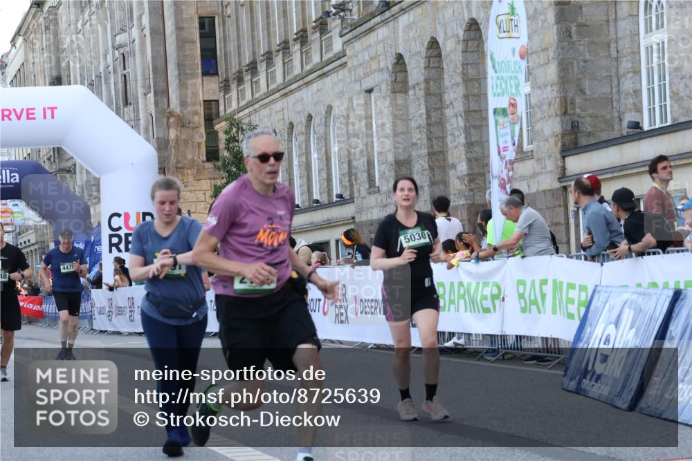 07.09.2025 - BARMER Alsterlauf Strokosch-Dieckow http://msf.ph/oto/8725639 07.09.2025 10:22:37 Ziel 2182, 3091, 3185, 4437, 4448, 4475, 4563, 5030, 5235, 8004 meine-sportfotos.de