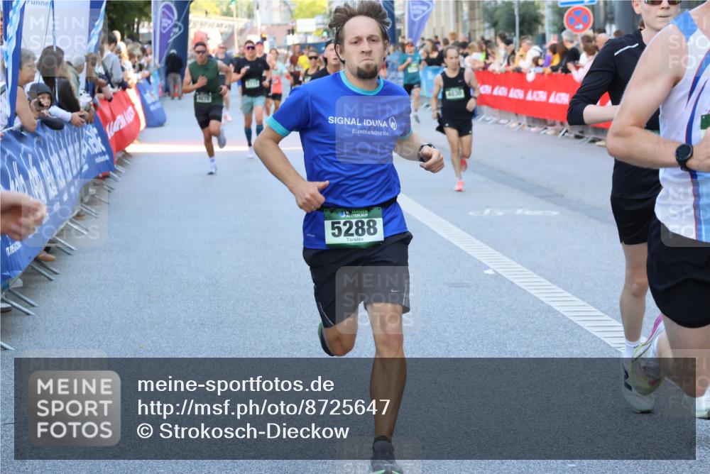 07.09.2025 - BARMER Alsterlauf Strokosch-Dieckow http://msf.ph/oto/8725647 07.09.2025 09:45:15 Ziel 2745, 3627, 4228, 4805, 5344, 5438, 6262 meine-sportfotos.de