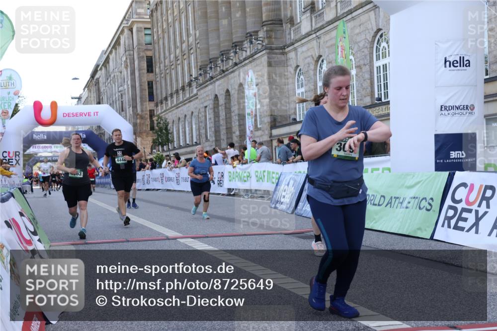 07.09.2025 - BARMER Alsterlauf Strokosch-Dieckow http://msf.ph/oto/8725649 07.09.2025 10:22:40 Ziel 2182, 3091, 3185, 4448, 4475, 4563, 5030 meine-sportfotos.de