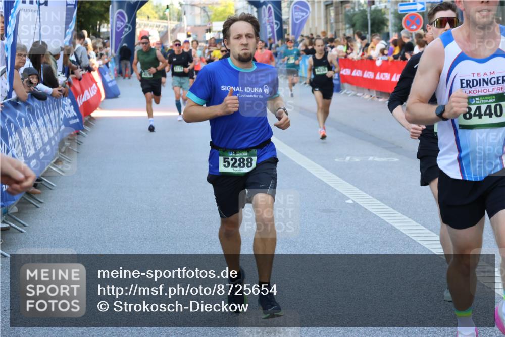 07.09.2025 - BARMER Alsterlauf Strokosch-Dieckow http://msf.ph/oto/8725654 07.09.2025 09:45:15 Ziel 2745, 3627, 4228, 4805, 5344, 5438, 6262 meine-sportfotos.de