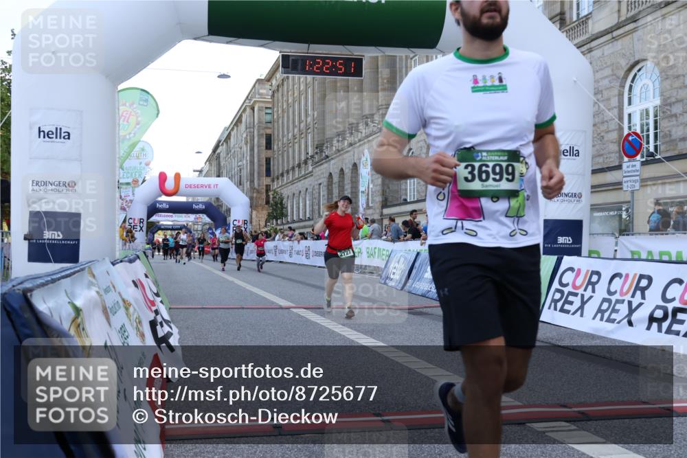 07.09.2025 - BARMER Alsterlauf Strokosch-Dieckow http://msf.ph/oto/8725677 07.09.2025 10:22:50 Ziel 2727, 2972, 2976, 3699, 4350 meine-sportfotos.de