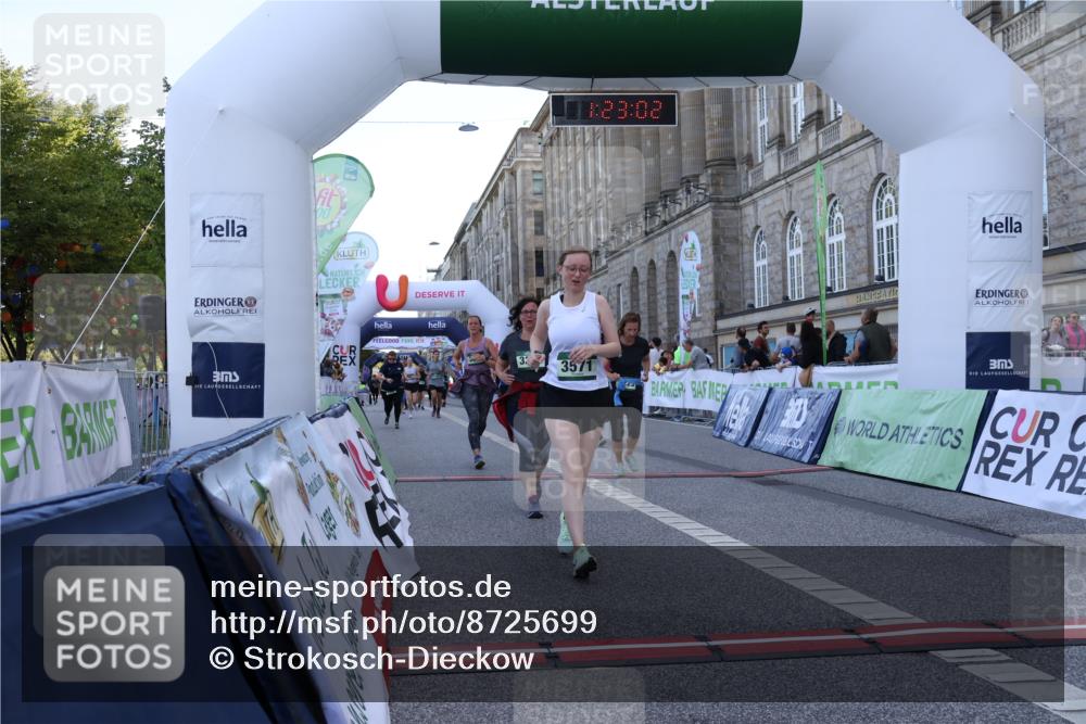07.09.2025 - BARMER Alsterlauf Strokosch-Dieckow http://msf.ph/oto/8725699 07.09.2025 10:23:00 Ziel 2972, 3223, 3248, 3571, 3668, 4001, 4166, 4350, 4907, 5735 meine-sportfotos.de
