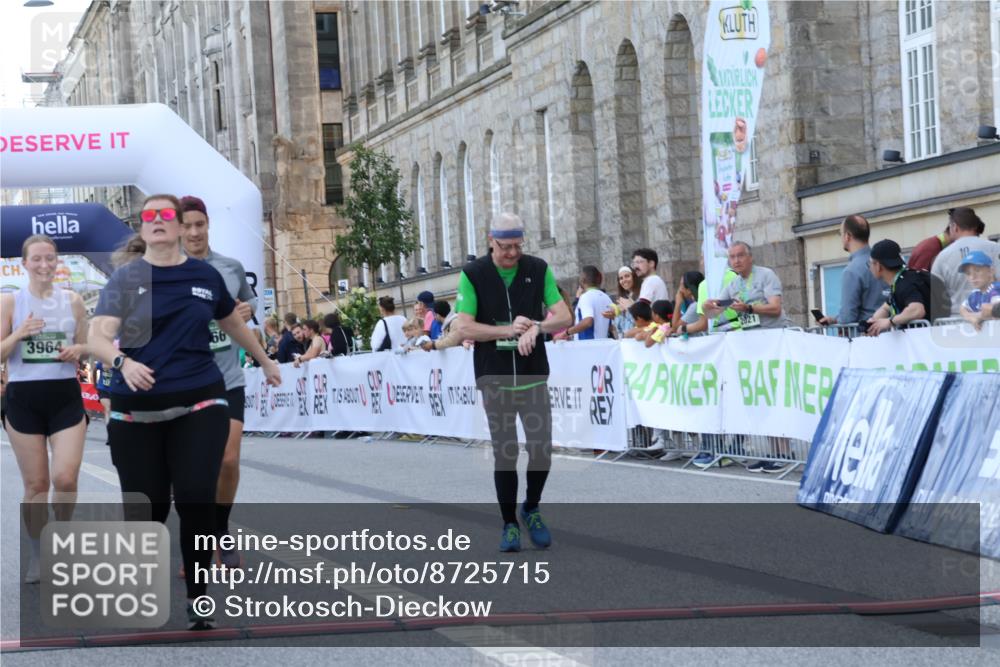 07.09.2025 - BARMER Alsterlauf Strokosch-Dieckow http://msf.ph/oto/8725715 07.09.2025 10:23:05 Ziel 2051, 3223, 3248, 3668, 3964, 4001, 4166, 4907, 5735, 5914 meine-sportfotos.de