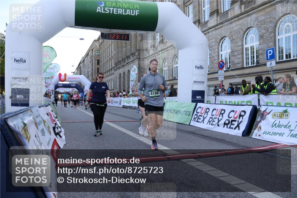 07.09.2025 - BARMER Alsterlauf Strokosch-Dieckow http://msf.ph/oto/8725723 07.09.2025 10:23:09 Ziel 2051, 3070, 3964, 4166, 4907, 5914, 6314, 8192 meine-sportfotos.de