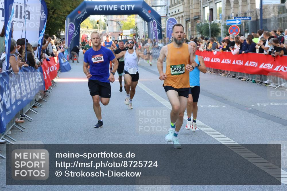 07.09.2025 - BARMER Alsterlauf Strokosch-Dieckow http://msf.ph/oto/8725724 07.09.2025 09:45:00 Ziel 2072, 2745, 2869, 3627, 3877, 4030, 4076, 4228, 4391, 4569, 4575, 4825, 4885, 4974, 5773, 6163, 8015, 8163, 8255, 8442 meine-sportfotos.de