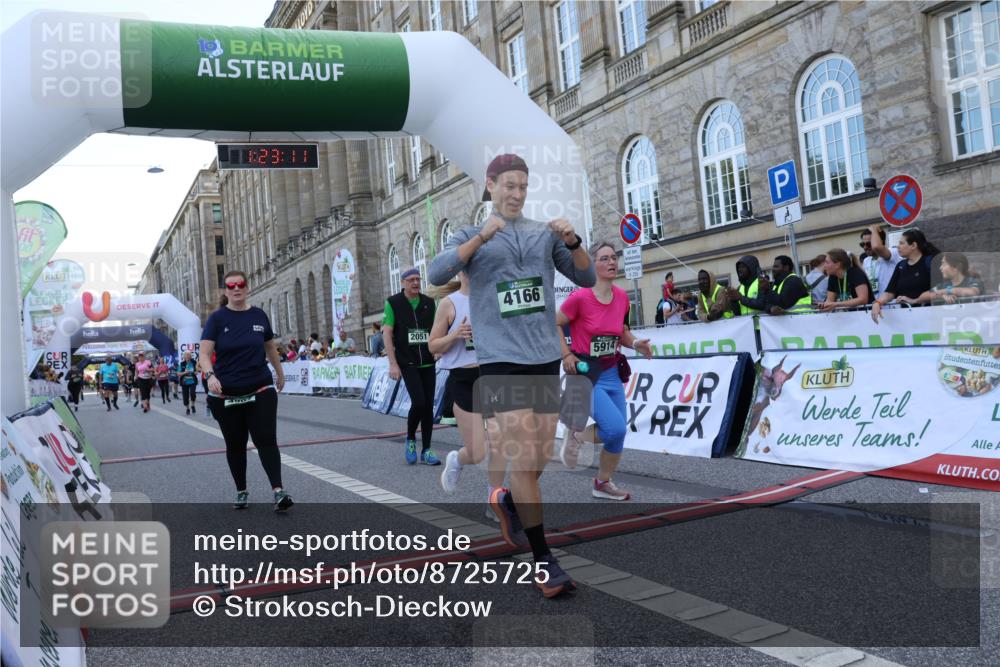 07.09.2025 - BARMER Alsterlauf Strokosch-Dieckow http://msf.ph/oto/8725725 07.09.2025 10:23:09 Ziel 2051, 3070, 3964, 4166, 4907, 5914, 6314, 8192 meine-sportfotos.de