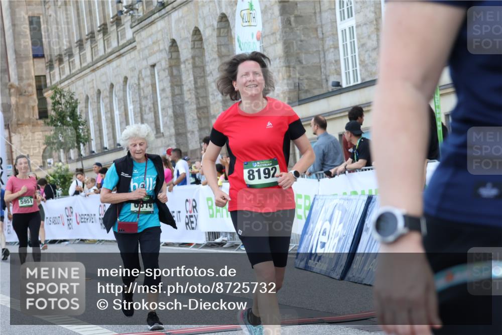 07.09.2025 - BARMER Alsterlauf Strokosch-Dieckow http://msf.ph/oto/8725732 07.09.2025 10:23:13 Ziel 2051, 2499, 3070, 3964, 4528, 5914, 5951, 6314, 8192 meine-sportfotos.de