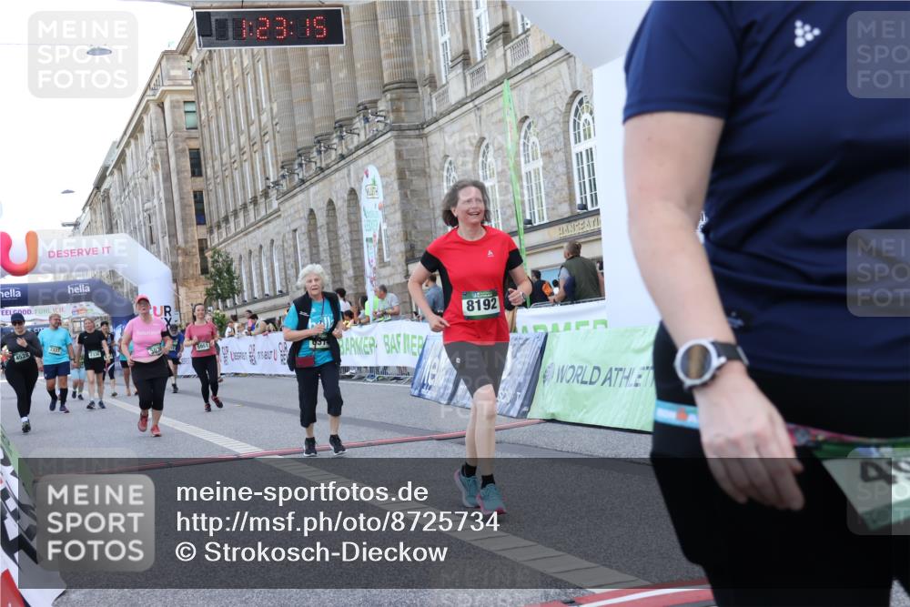07.09.2025 - BARMER Alsterlauf Strokosch-Dieckow http://msf.ph/oto/8725734 07.09.2025 10:23:14 Ziel 2499, 3026, 3070, 4528, 5489, 5951, 6314, 8192 meine-sportfotos.de