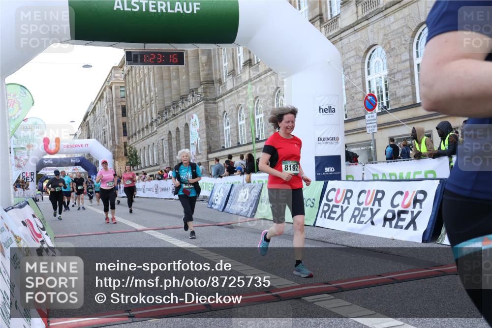 07.09.2025 - BARMER Alsterlauf Strokosch-Dieckow http://msf.ph/oto/8725735 07.09.2025 10:23:14 Ziel 2499, 3026, 3070, 4528, 5489, 5951, 6314, 8192 meine-sportfotos.de