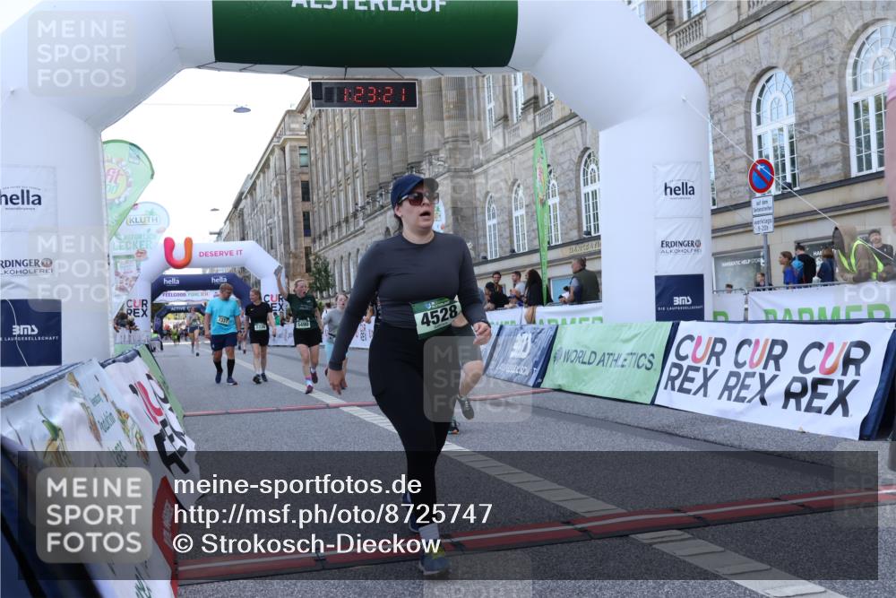 07.09.2025 - BARMER Alsterlauf Strokosch-Dieckow http://msf.ph/oto/8725747 07.09.2025 10:23:19 Ziel 2336, 2337, 2499, 3026, 3070, 3128, 4528, 4641, 5489, 5951, 6314 meine-sportfotos.de
